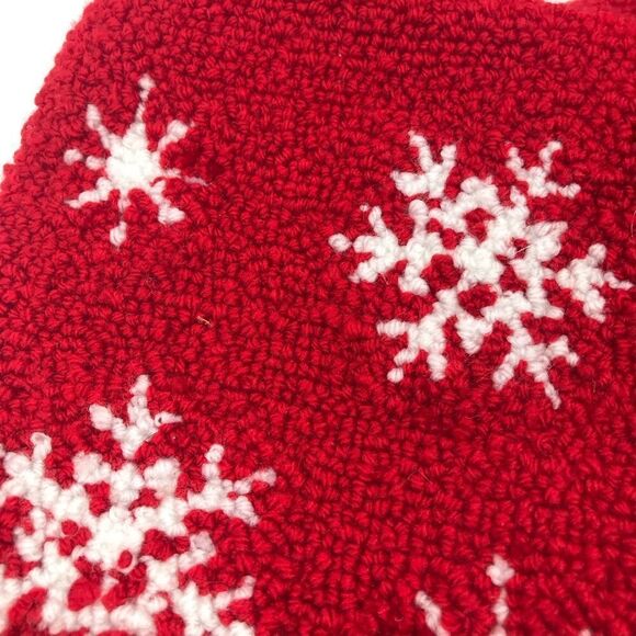 Queen West Red White Snowflake Loop Knit Fleece Stocking Set of 2 NEW - Picture 9 of 12